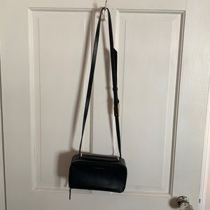 Small want les essentials wallet bag